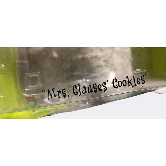 Department 56 "Mrs Clauses' Cookies" Christmas Ornament - Picture 8 of 9